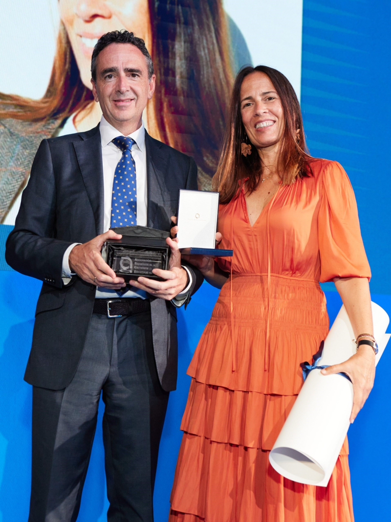Mayca Rubio recibe el premio Mayca Rubio recibe el premio